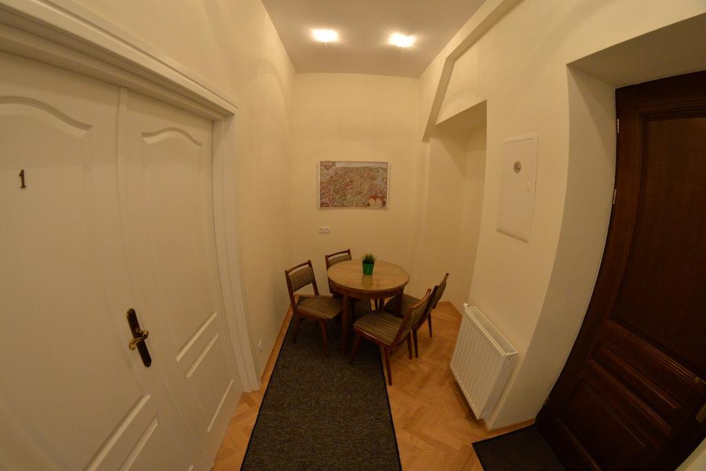 Royal Route 29 Comfort Rooms Krakow Exterior photo