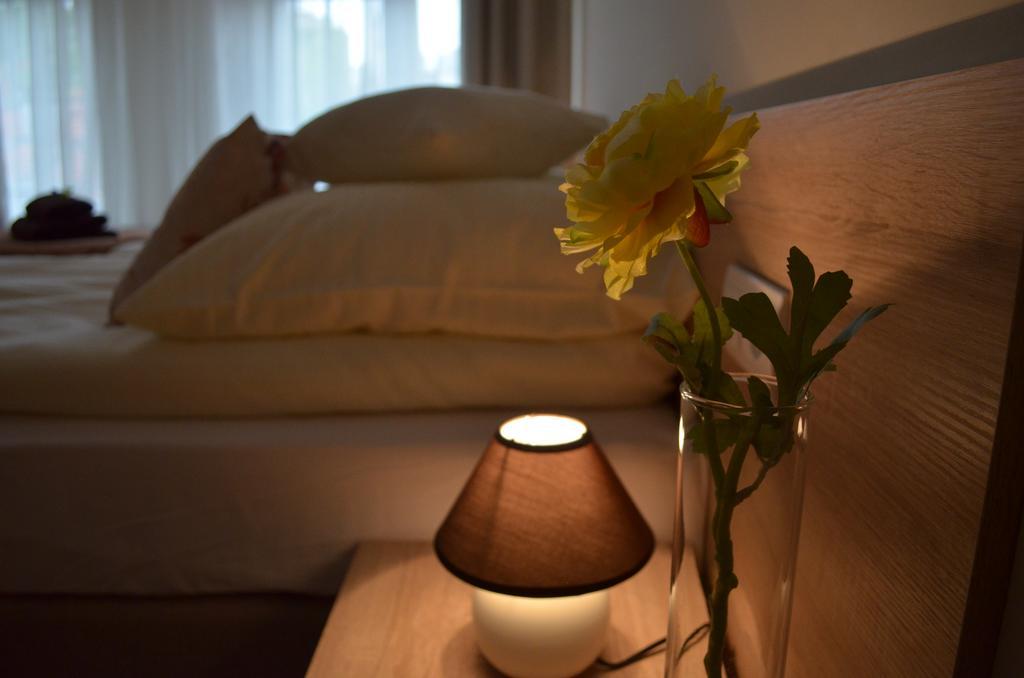 Royal Route 29 Comfort Rooms Krakow Exterior photo