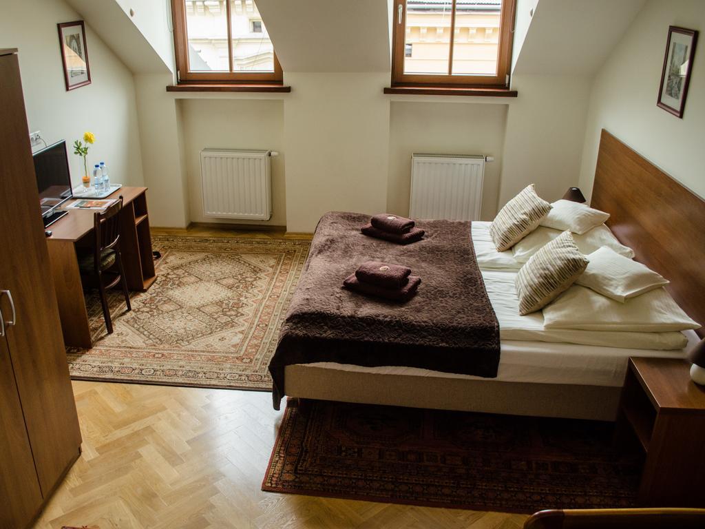 Royal Route 29 Comfort Rooms Krakow Exterior photo