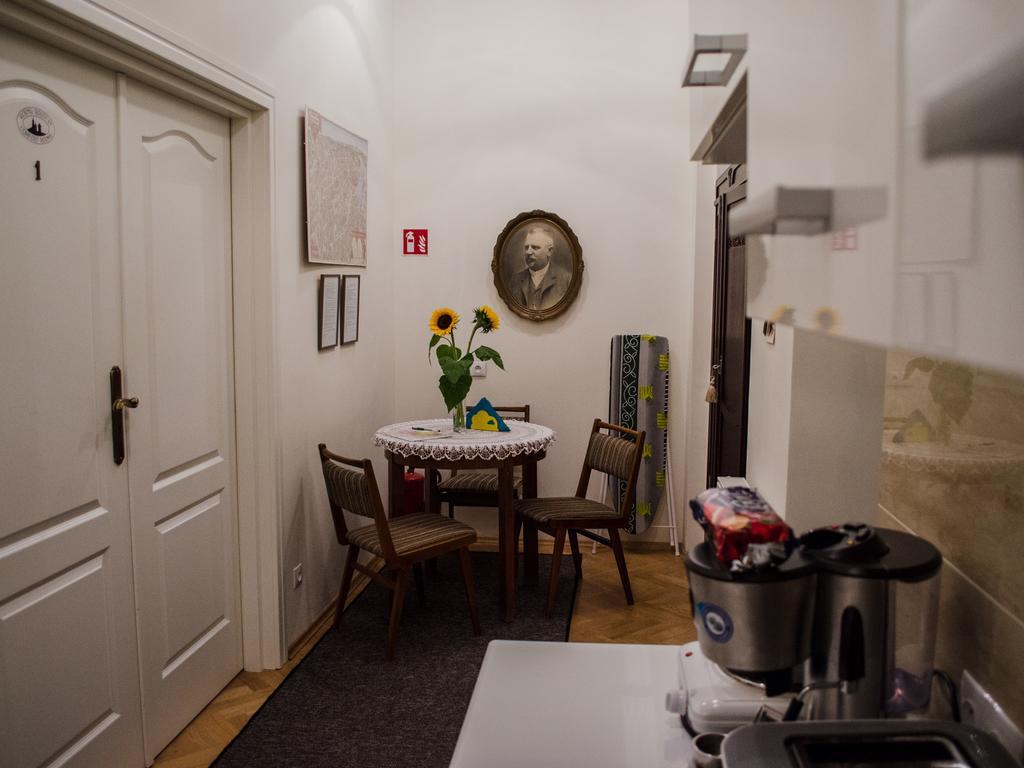 Royal Route 29 Comfort Rooms Krakow Exterior photo