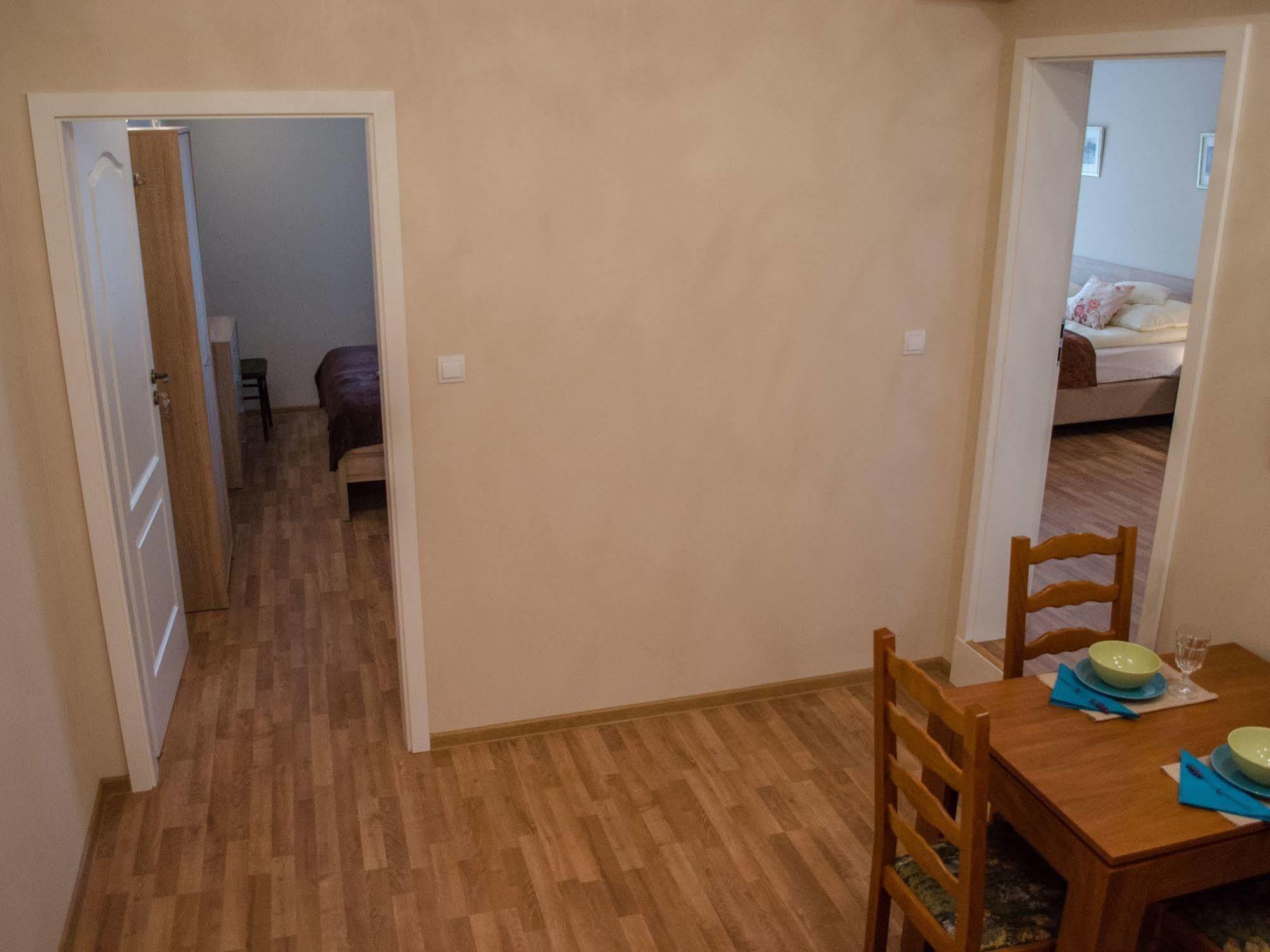 Royal Route 29 Comfort Rooms Krakow Exterior photo