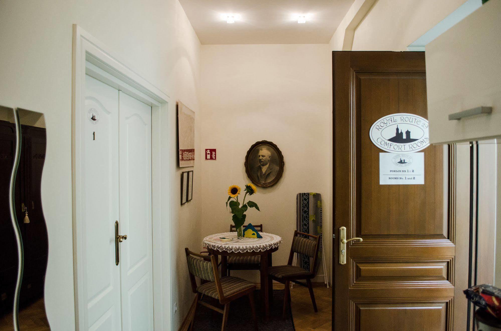 Royal Route 29 Comfort Rooms Krakow Exterior photo