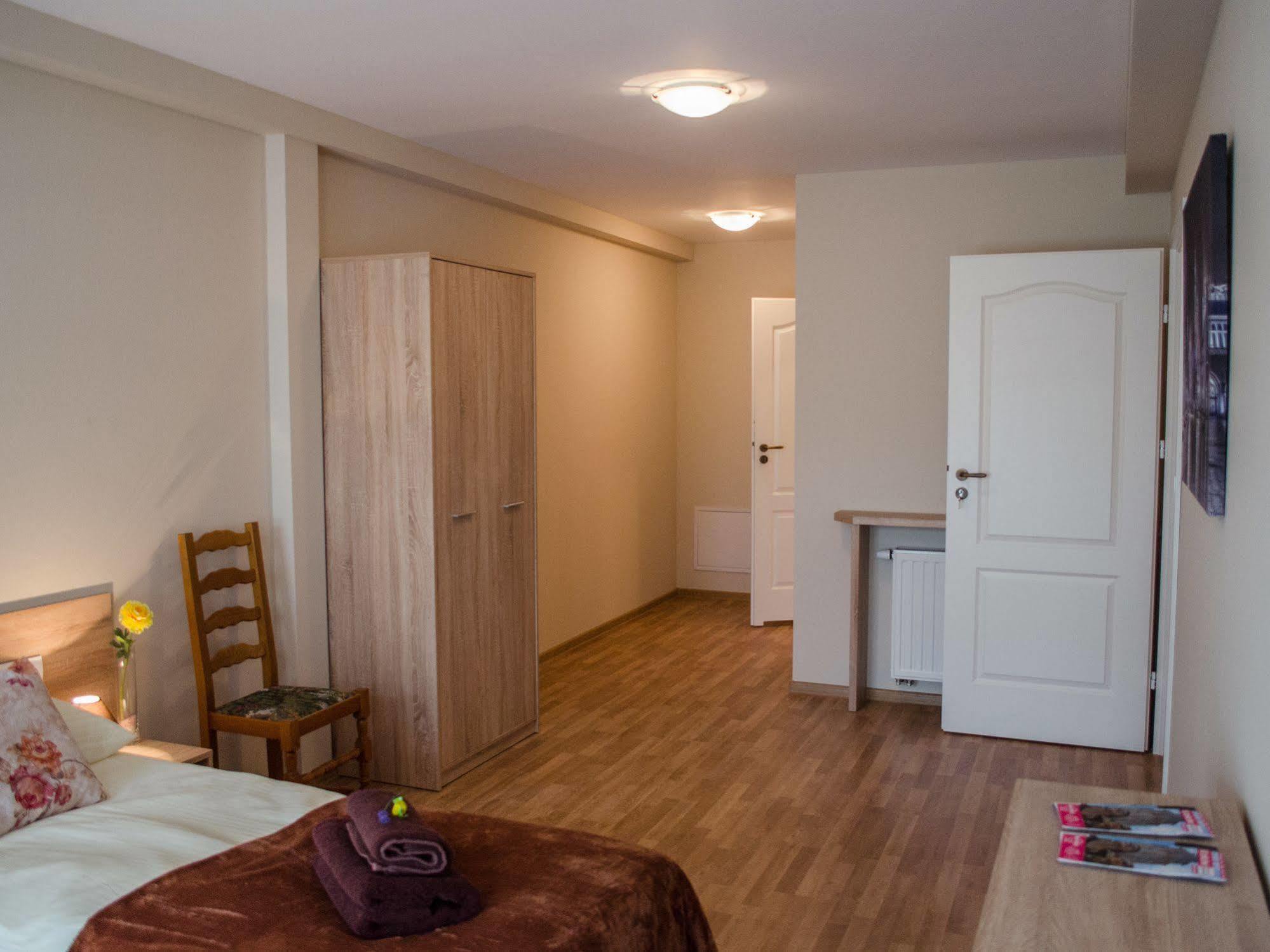 Royal Route 29 Comfort Rooms Krakow Exterior photo