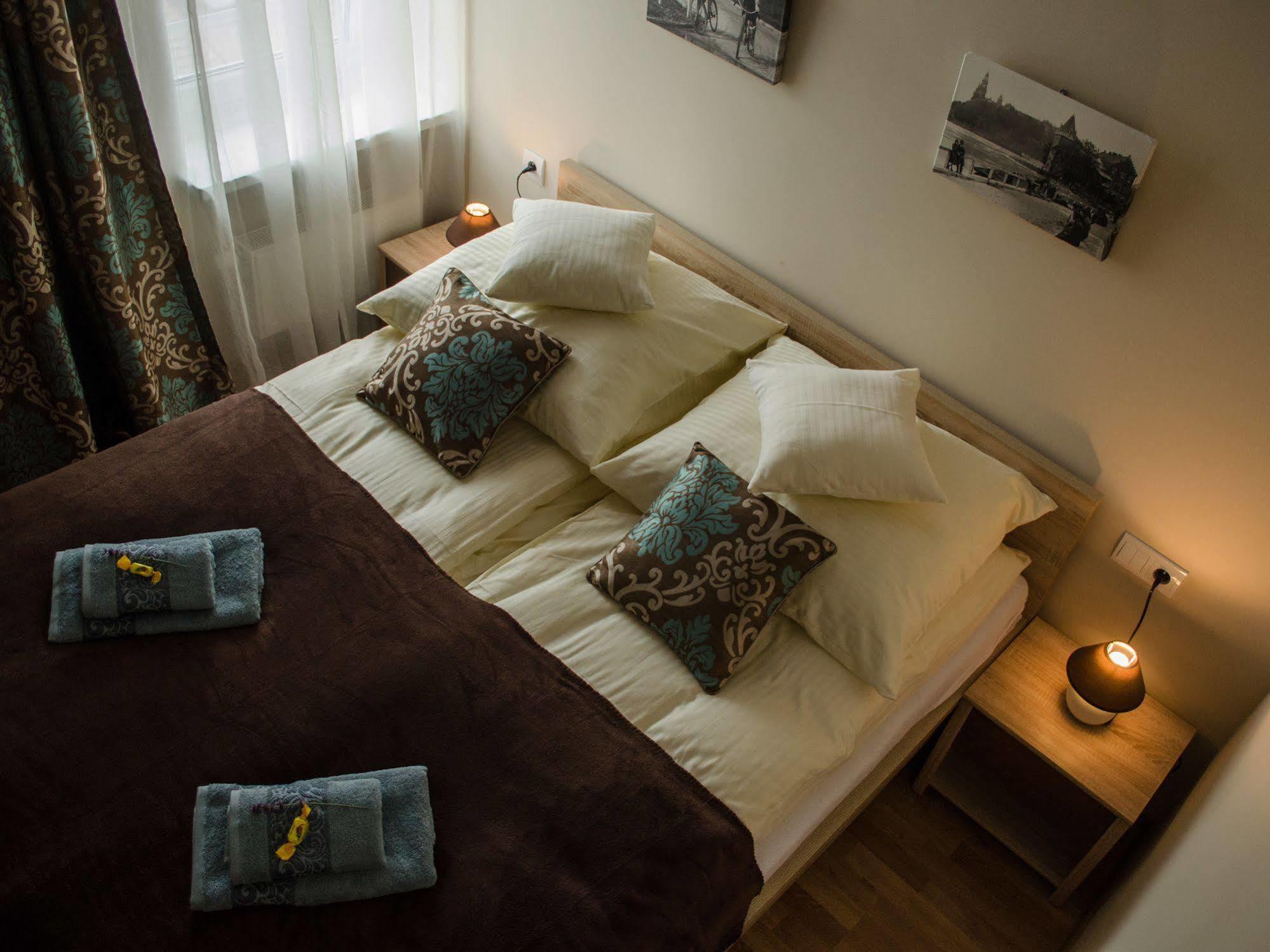 Royal Route 29 Comfort Rooms Krakow Exterior photo